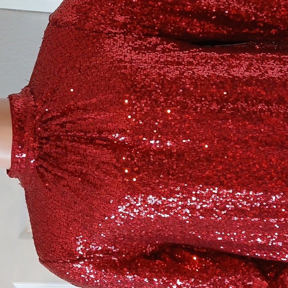 BOLD elements Sparkling Red Sequin Top - Picture 6 of 9